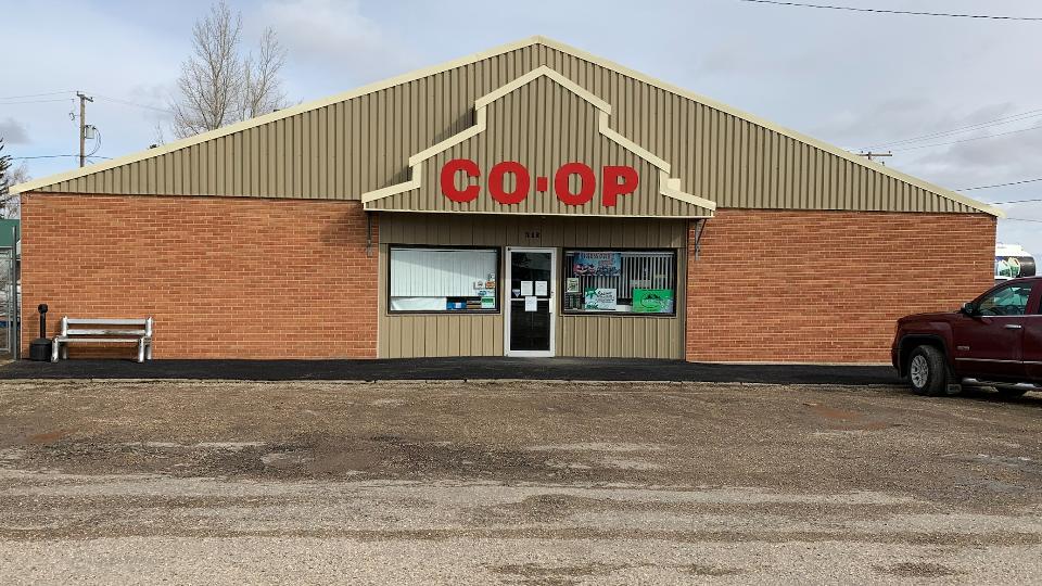 Store front of Moose Jaw Co-op at Liberty